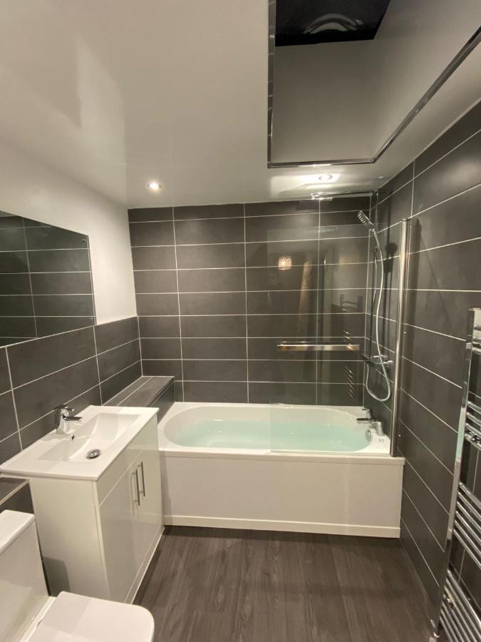 Sunderland Self Catering 4 - City Centre Townhouse With Free Parking Villa Exterior photo